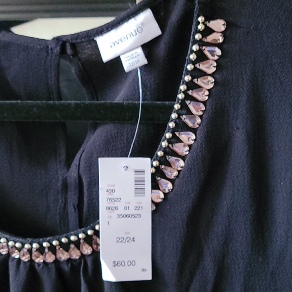 Brand new lightweight blouse with gem neckline - Picture 2 of 4